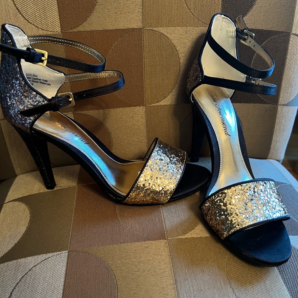 Lulu Townsend Black and Gold Glitter Heels, double strap, high heel shoes. NWOT